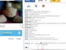 The guy had two chicks during group sex