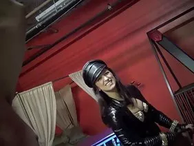 Crush anal slit Alexandra