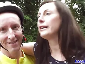 Smashed her friend's cunt with a dildo and after fucking