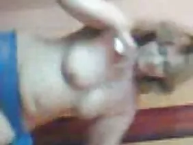 Mom gave to lick pussy to her not experienced young daughter