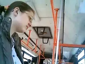 Bouncy cock in her pussy pleases chic brunette
